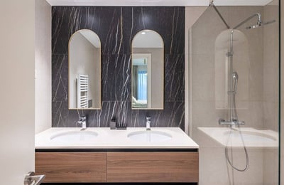 Alquiler de un piso luminoso de 3 habitaciones, 84 m², en el complejo residencial BW Terraces, Belgrado, Serbia